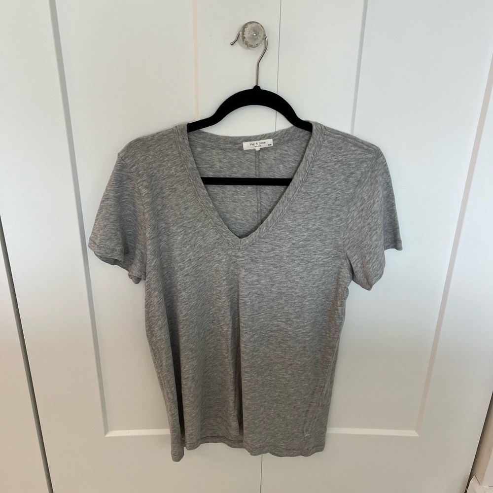 ❌SOLD❌90 Rag & Bone Women's Gray The Vee Tee Short-Sleeve V-Neck Top Size M - Picture 2 of 4